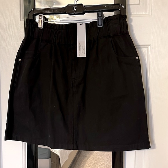 NWT Vici Tess Pocketed Paper Bag Waist Denim Skirt ~ Black - Picture 3 of 4